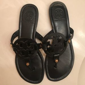 SOLD ❤️ Tory Burch Black sandal